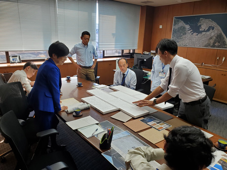 12_241106_日の出地区海岸保全施設（防潮堤）整備.jpg