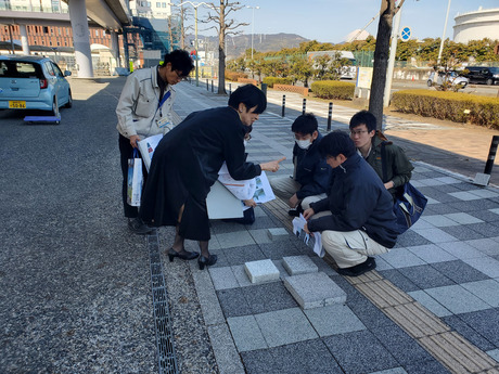 06-02_250310_ペデストリアンデッキ下舗装復旧.jpg