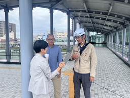 20_251001_ペデストリアンデッキ（照明）.jpg
